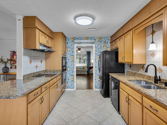 1318 Paisley Drive, Arlington, TX 76015