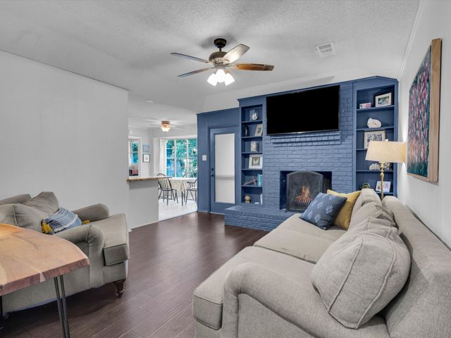 1318 Paisley Drive, Arlington, TX 76015