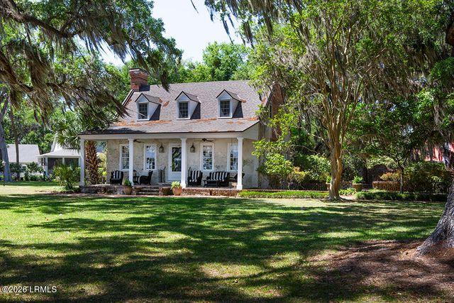 98 Gautier Place, Beaufort, SC 29902