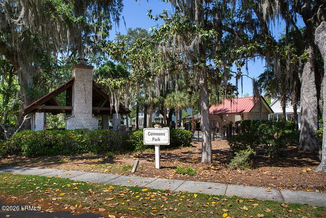 98 Gautier Place, Beaufort, SC 29902