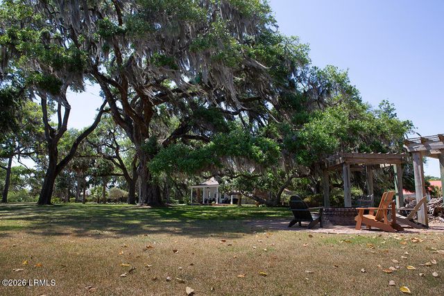 98 Gautier Place, Beaufort, SC 29902