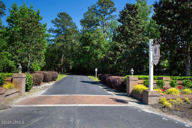 98 Gautier Place, Beaufort, SC 29902