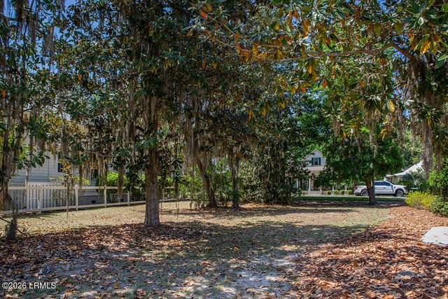 98 Gautier Place, Beaufort, SC 29902