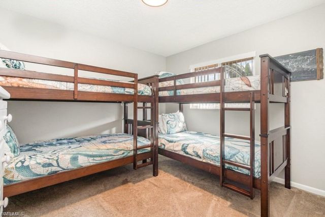 922 SE 25th LN, Cape Coral, FL 33904