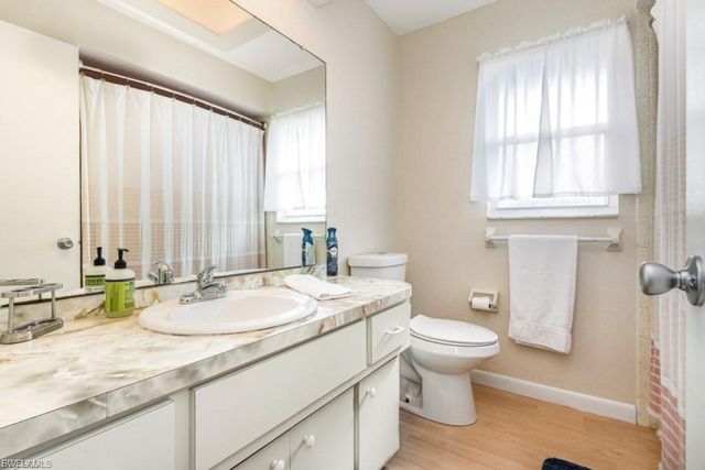 922 SE 25th LN, Cape Coral, FL 33904