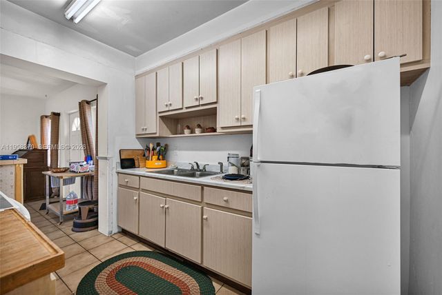 6303 SW 43rd St, South Miami, FL 33155