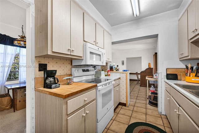 6303 SW 43rd St, South Miami, FL 33155