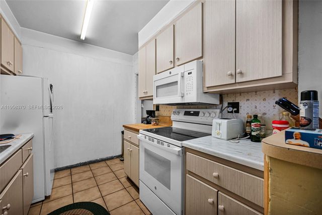 6303 SW 43rd St, South Miami, FL 33155