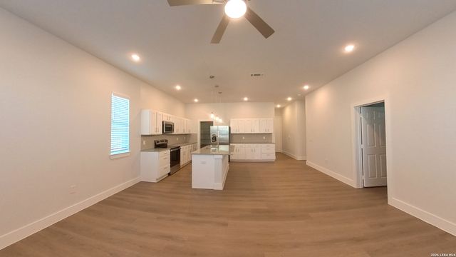 330 E Carson St Apt 1201, San Antonio, TX 78208