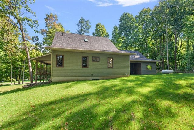 8806 Lakewood Trail, Berrien Twp, MI 49102