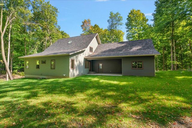 8806 Lakewood Trail, Berrien Twp, MI 49102