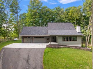 8806 Lakewood Trail, Berrien Twp, MI 49102