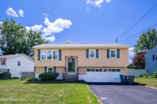99 Fiddlers Lane, Colonie, NY 12110