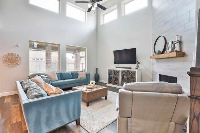 2810 Bluesage Bluff Drive, Richmond, TX 77406