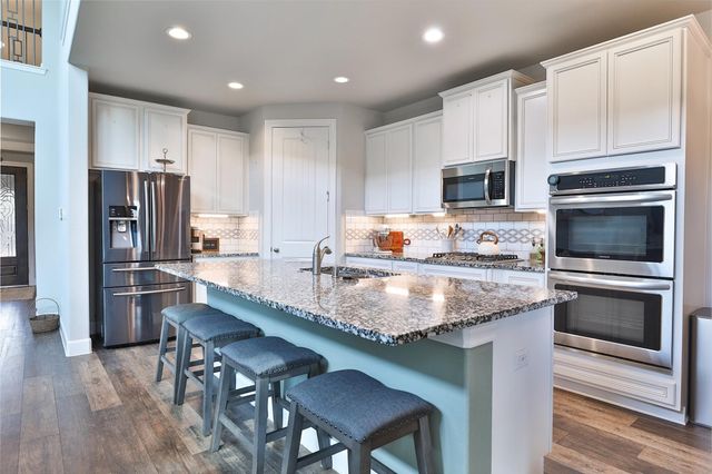 2810 Bluesage Bluff Drive, Richmond, TX 77406