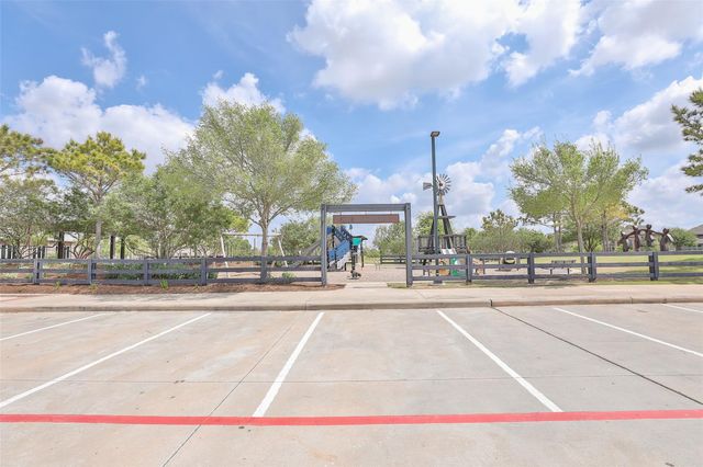 2810 Bluesage Bluff Drive, Richmond, TX 77406