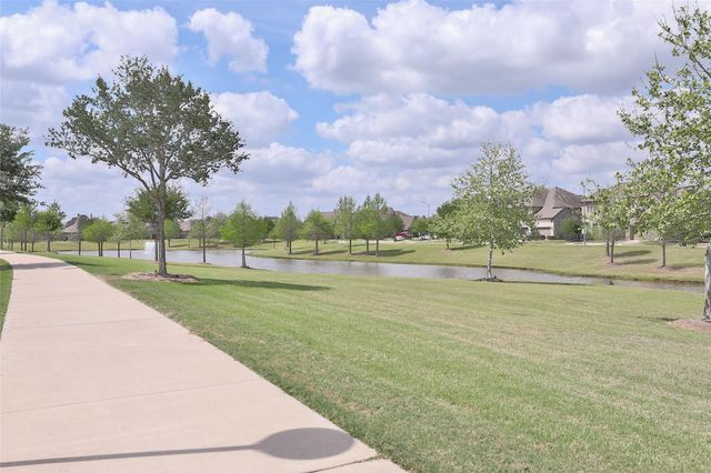 2810 Bluesage Bluff Drive, Richmond, TX 77406