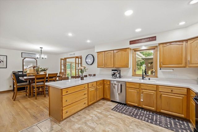 217 Bley PARKWAY, Port Washington, WI 53074