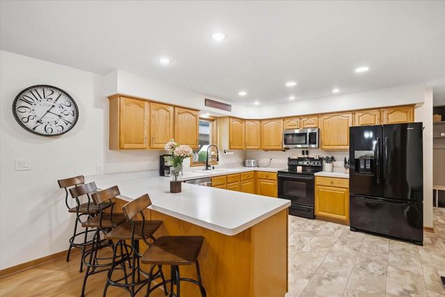 217 Bley PARKWAY, Port Washington, WI 53074