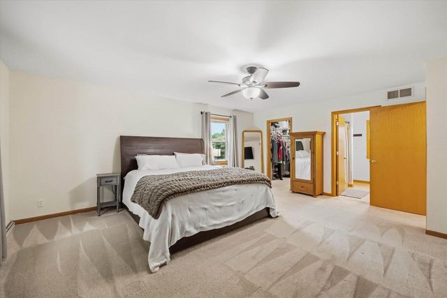 217 Bley PARKWAY, Port Washington, WI 53074