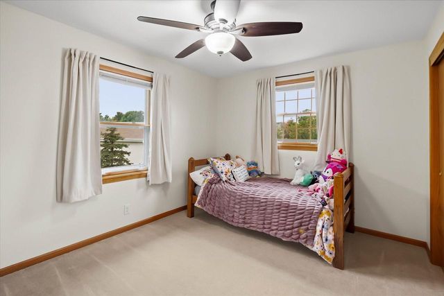 217 Bley PARKWAY, Port Washington, WI 53074