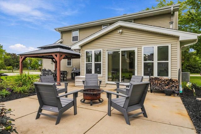 217 Bley PARKWAY, Port Washington, WI 53074