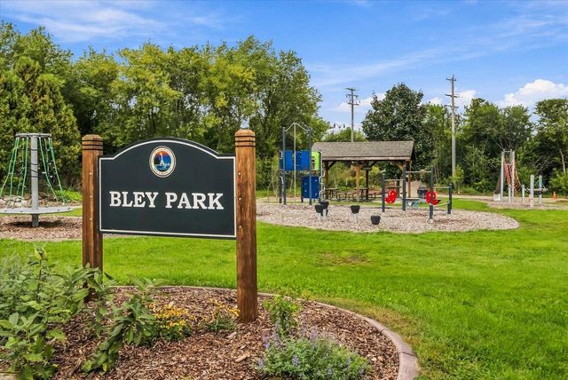 217 Bley PARKWAY, Port Washington, WI 53074