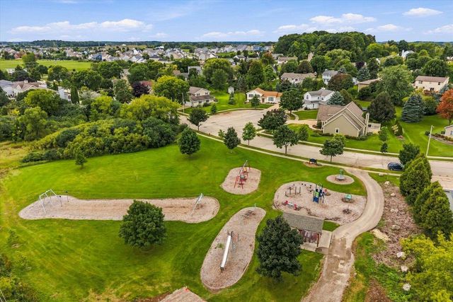 217 Bley PARKWAY, Port Washington, WI 53074