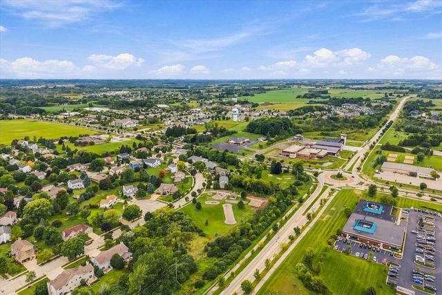 217 Bley PARKWAY, Port Washington, WI 53074