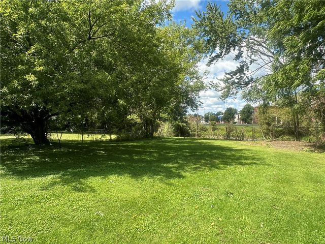 322 West Street, Niles, OH 44446