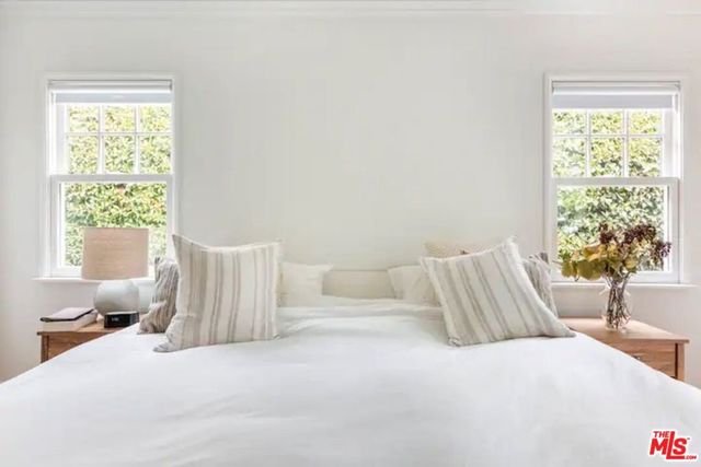 1972 Stearns Drive, Los Angeles, CA 90034