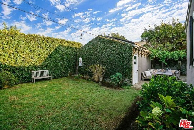 1972 Stearns Drive, Los Angeles, CA 90034