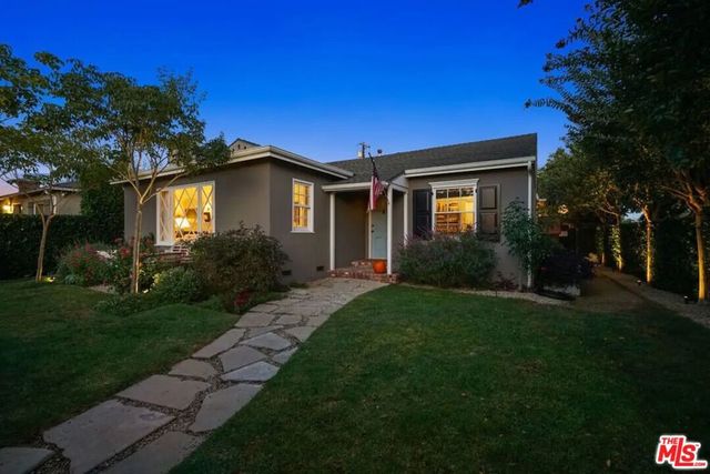 1972 Stearns Drive, Los Angeles, CA 90034