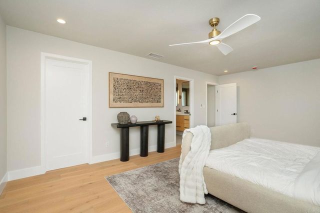 219 W Acacia Ave, El Segundo, CA 90245