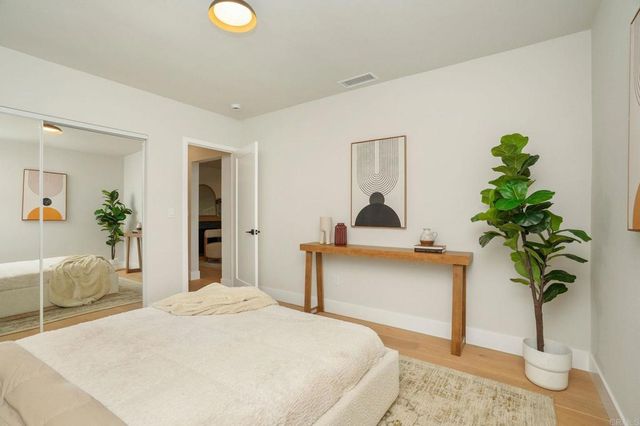 219 W Acacia Ave, El Segundo, CA 90245