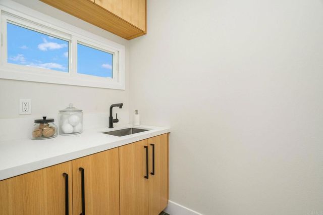 219 W Acacia Ave, El Segundo, CA 90245