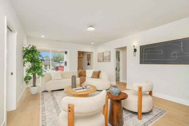 219 W Acacia Ave, El Segundo, CA 90245