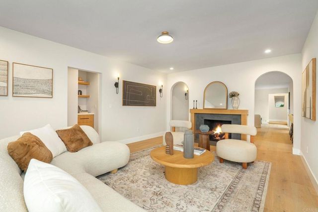 219 W Acacia Ave, El Segundo, CA 90245