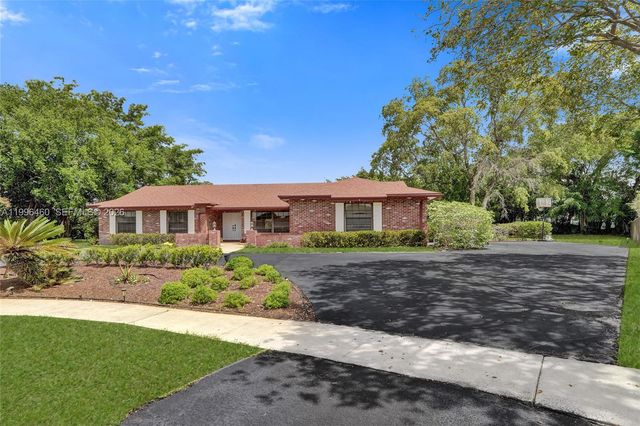 18428 S 102nd Way S, Boca Raton, FL 33498