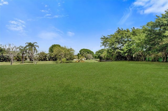 18428 S 102nd Way S, Boca Raton, FL 33498