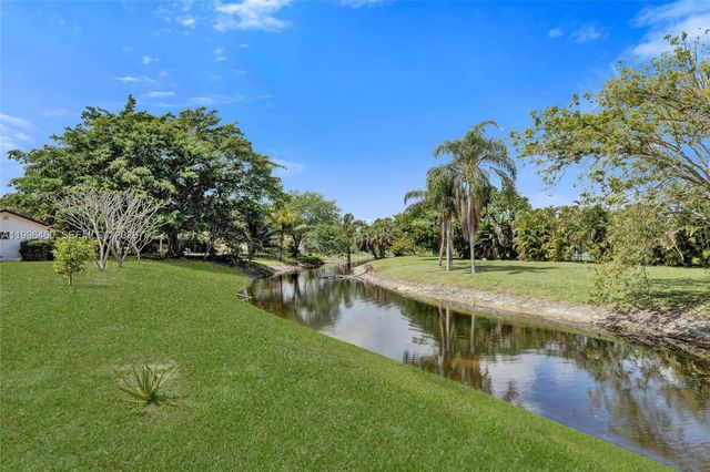 18428 S 102nd Way S, Boca Raton, FL 33498