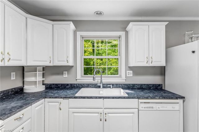 104 Windover Drive, Pinnacle, NC 27043
