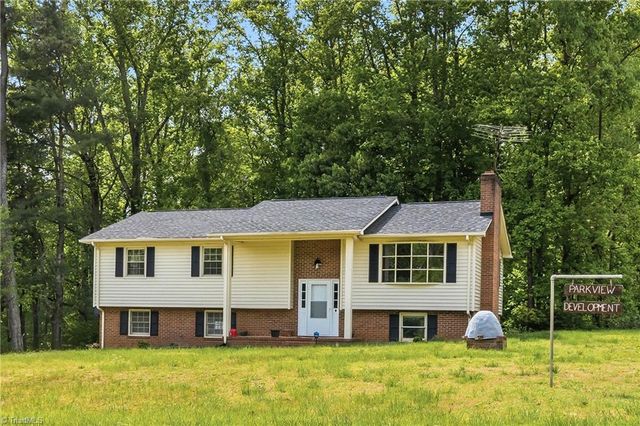 104 Windover Drive, Pinnacle, NC 27043