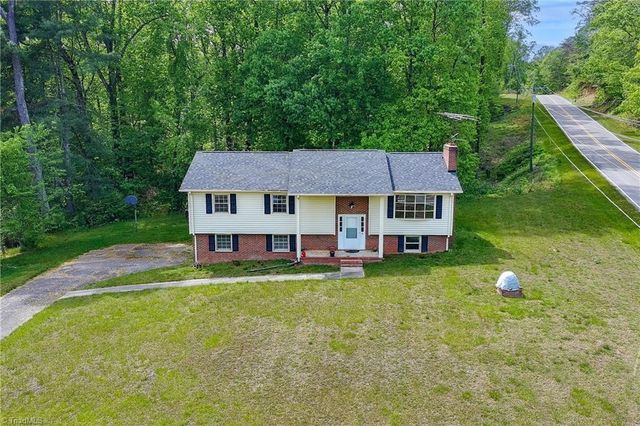 104 Windover Drive, Pinnacle, NC 27043