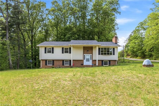 104 Windover Drive, Pinnacle, NC 27043