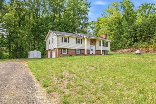 104 Windover Drive, Pinnacle, NC 27043