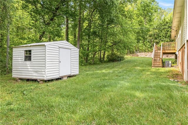 104 Windover Drive, Pinnacle, NC 27043