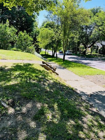 1314 Blakeslee Street, Kalamazoo, MI 49006