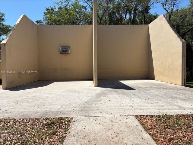 601 Cypress Lake Blvd P14, Deerfield Beach, FL 33064