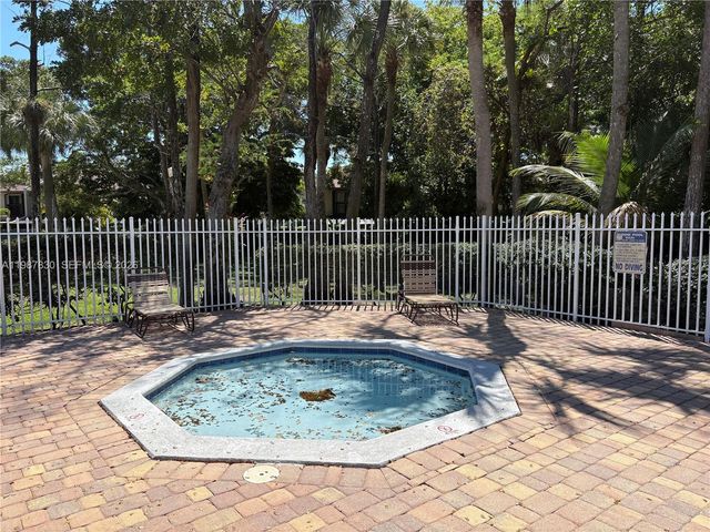 601 Cypress Lake Blvd P14, Deerfield Beach, FL 33064
